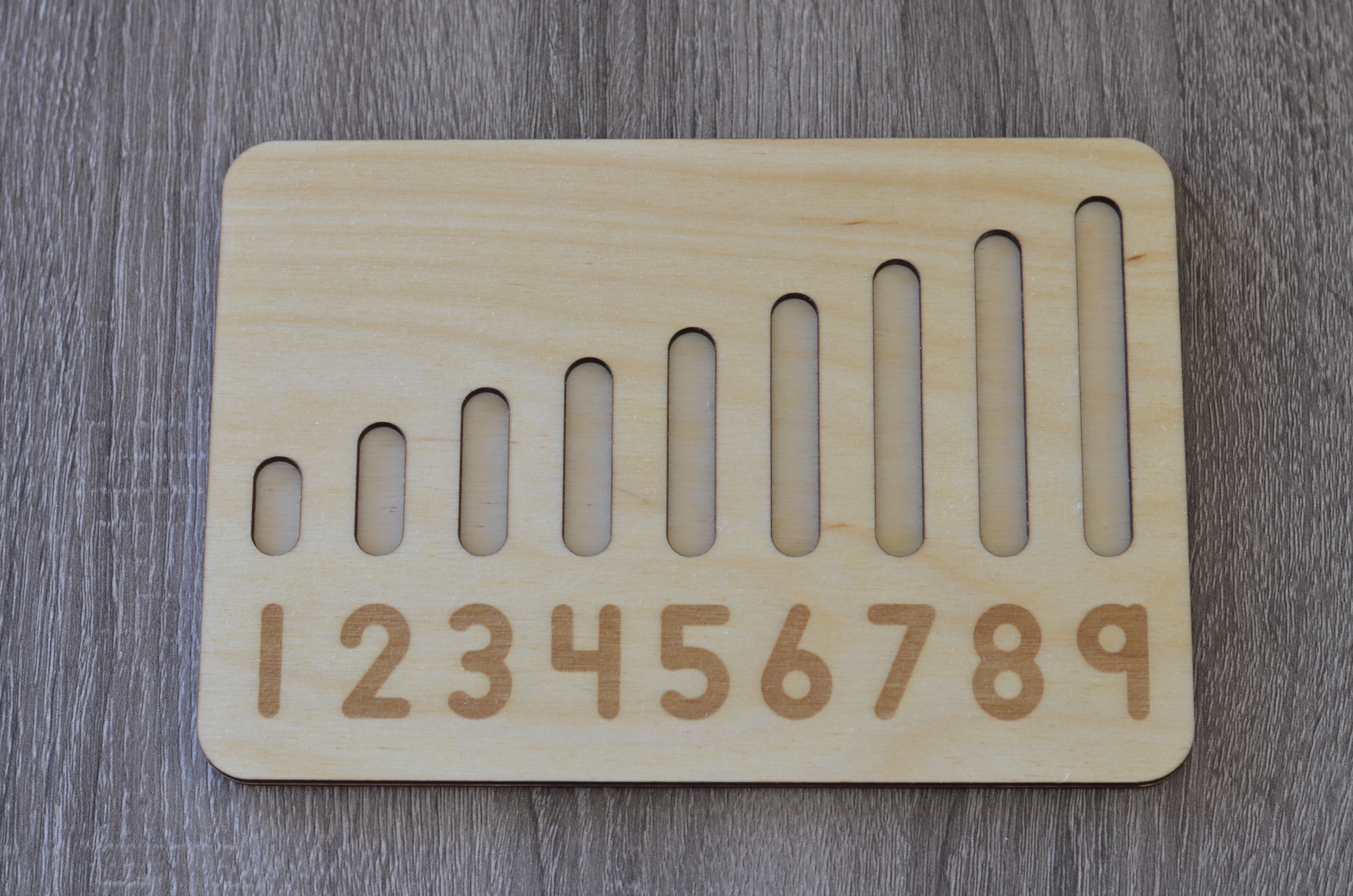 Montessori learning numbers 1-9 bead bars and number board